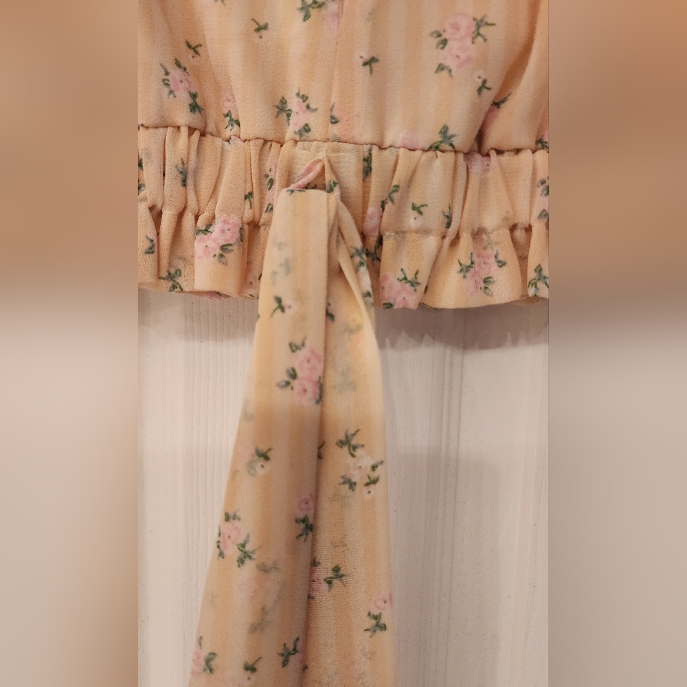 GIANNI Bini Woven Bailey Floral Chiffon Top Front Tie And Plunge V-neck Sz Small - Picture 7 of 9